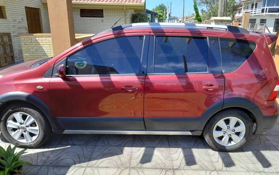 NISSAN LIVINA 2014