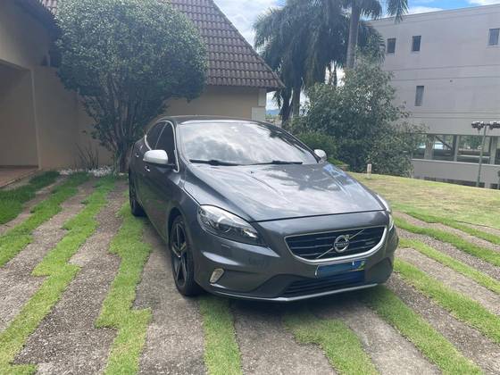 VOLVO V40 2014