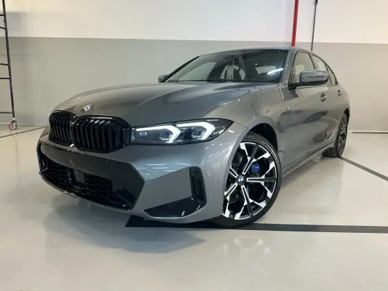 BMW 330e 2025