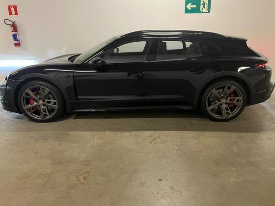 PORSCHE TAYCAN 2024