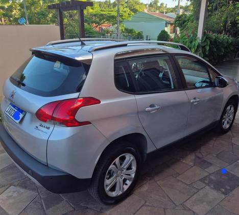 PEUGEOT 2008 2017
