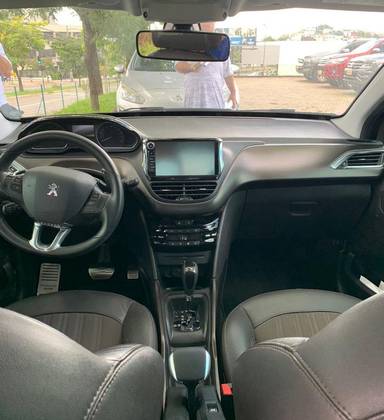 PEUGEOT 2008 2017