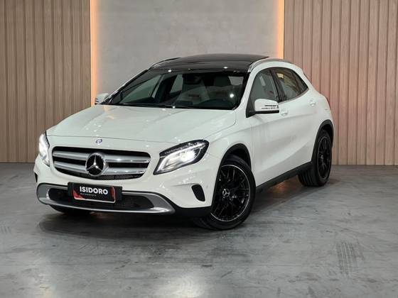 MERCEDES-BENZ GLA 250 2015