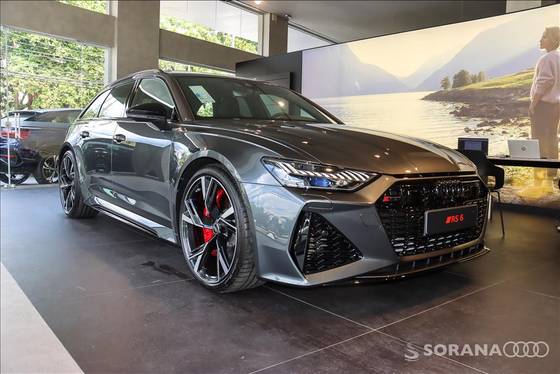 AUDI RS6 2025
