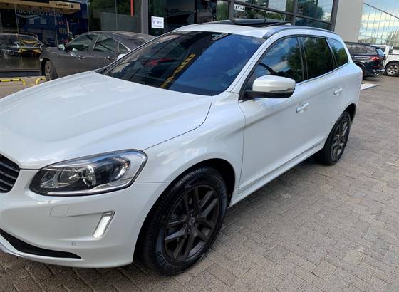 VOLVO XC60 2017