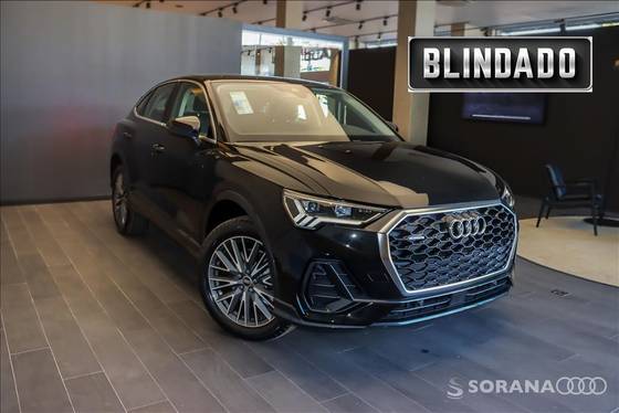 AUDI Q3 2024