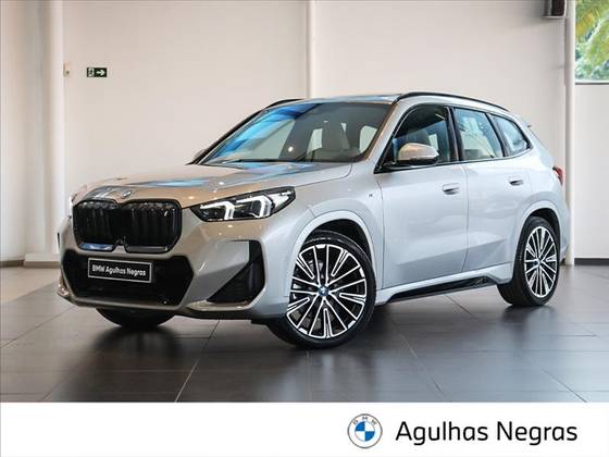 BMW iX1 2025