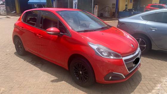 PEUGEOT 208 2017