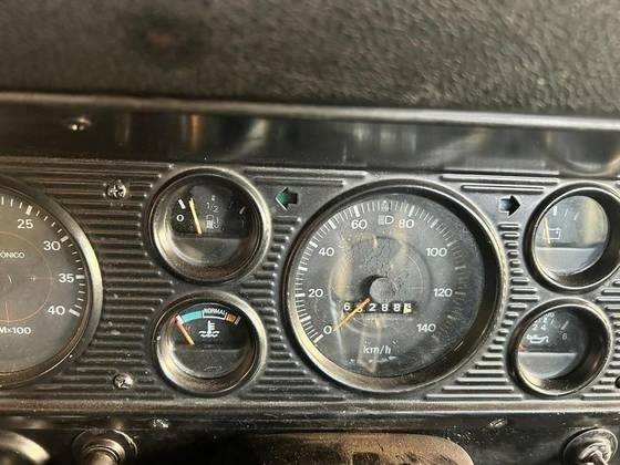 FORD F-1000 1990