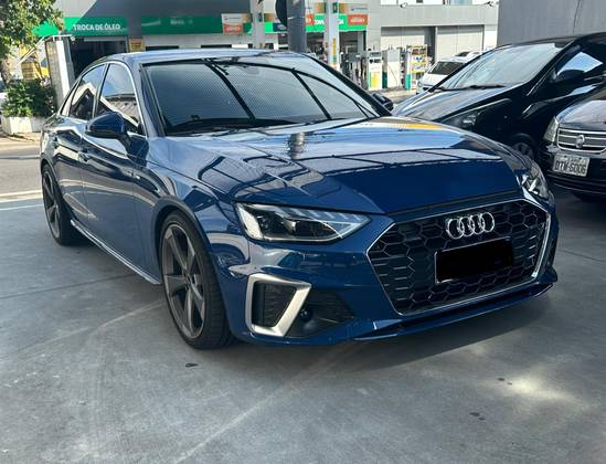 AUDI A4 2024
