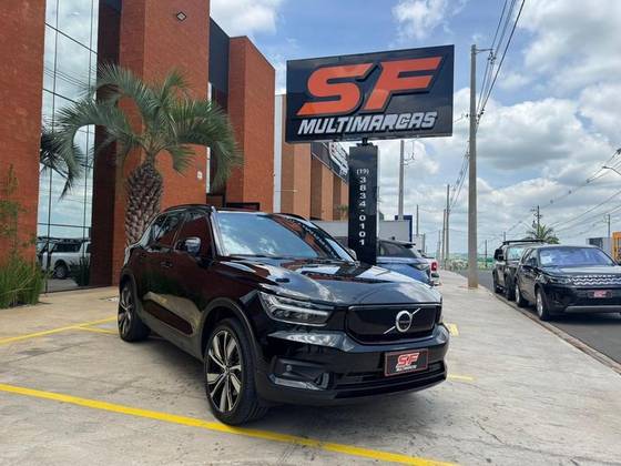 VOLVO XC40 2022