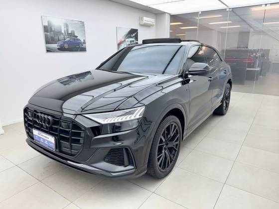 AUDI Q8 2023