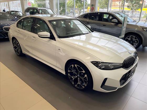BMW 330e 2025