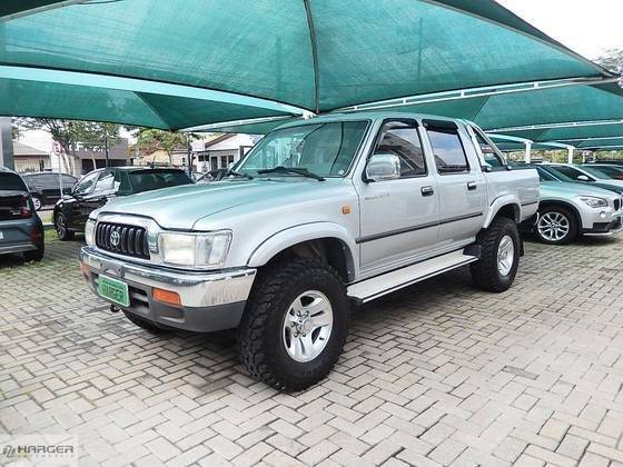 TOYOTA HILUX 2004
