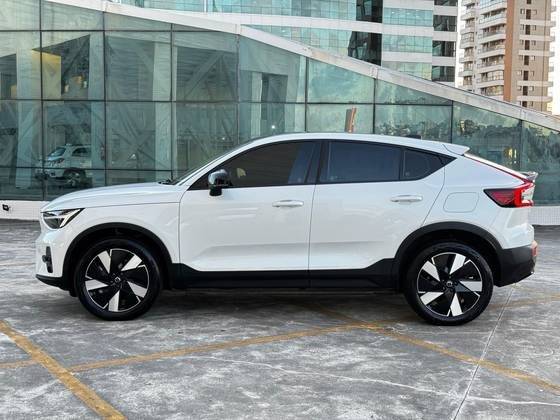 VOLVO C40 2024