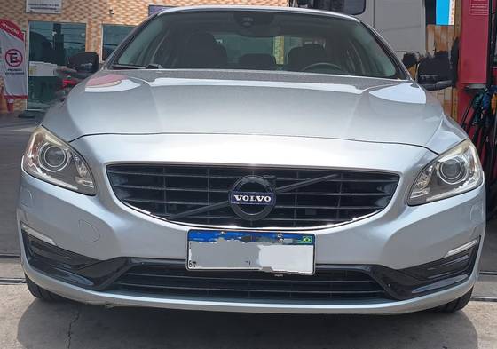 VOLVO S60 2015