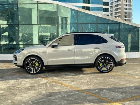 PORSCHE CAYENNE 2023