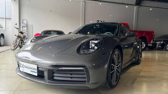 PORSCHE 911 2021