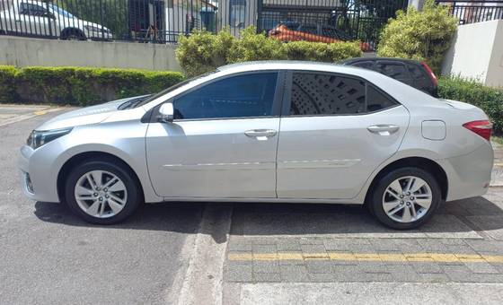 TOYOTA COROLLA 2017