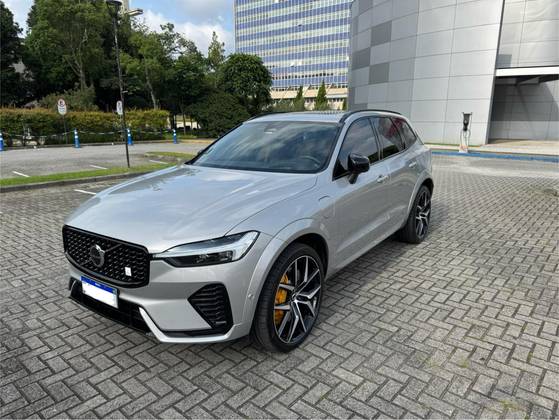 VOLVO XC60 2023