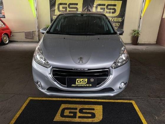 PEUGEOT 208 2015