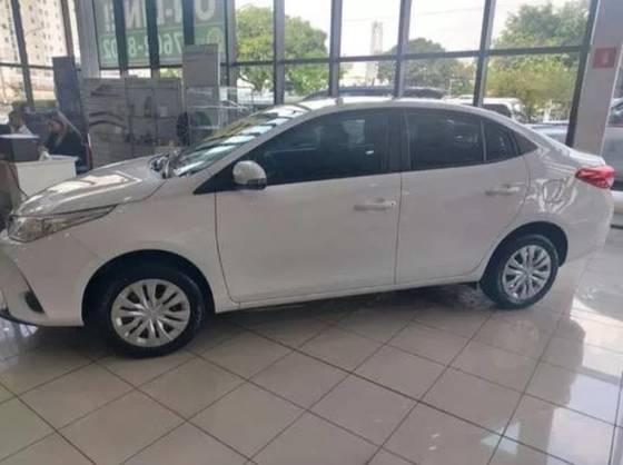 TOYOTA YARIS 2025