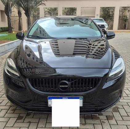 VOLVO V40 2018