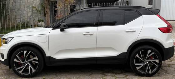 VOLVO XC40 2021