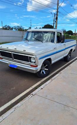 FORD F-1000 1981