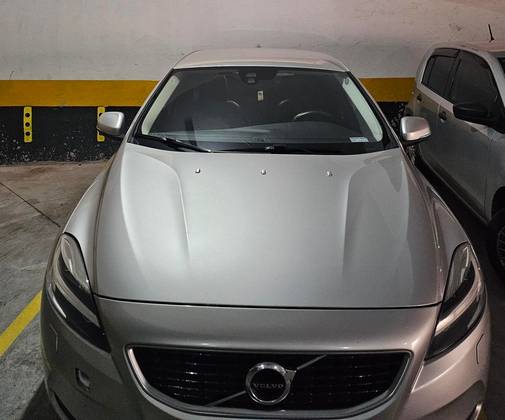 VOLVO V40 2017