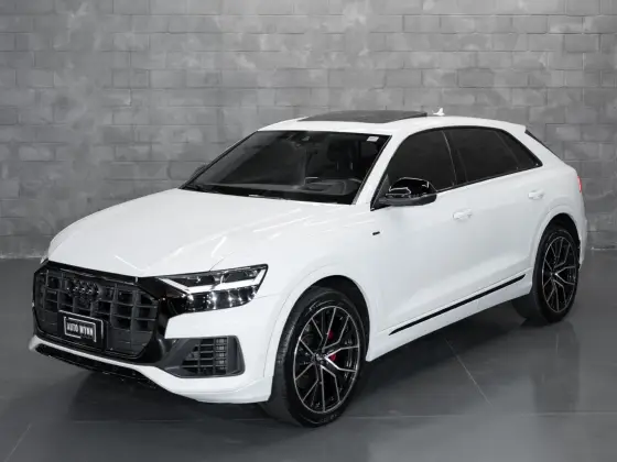 AUDI Q8 2020