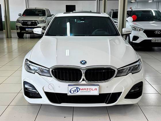 BMW 330e 2022