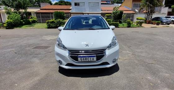 PEUGEOT 208 2016