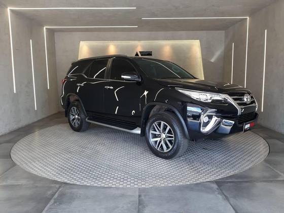 TOYOTA HILUX 2017