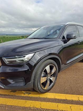 VOLVO XC40 2019