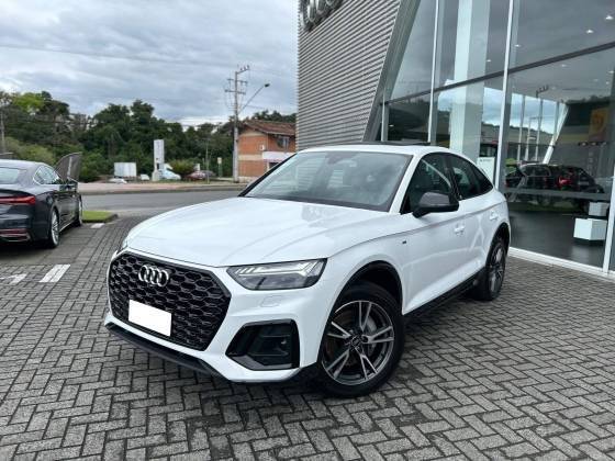 AUDI Q5 2024