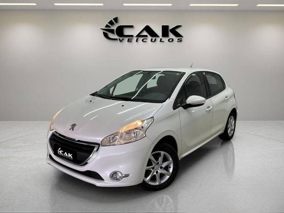 PEUGEOT 208 2015