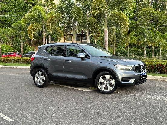 VOLVO XC40 2019