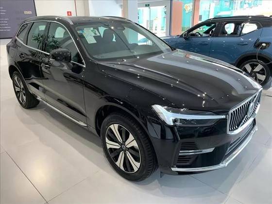 VOLVO XC60 2025