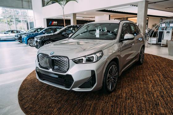 BMW iX1 2024