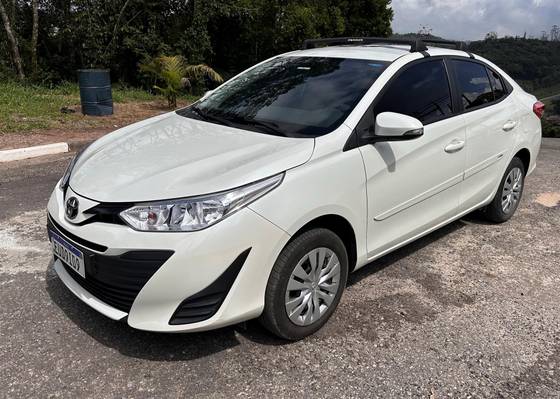 TOYOTA YARIS 2021