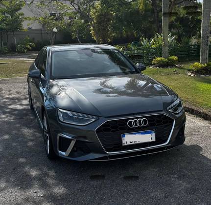 AUDI A4 2023