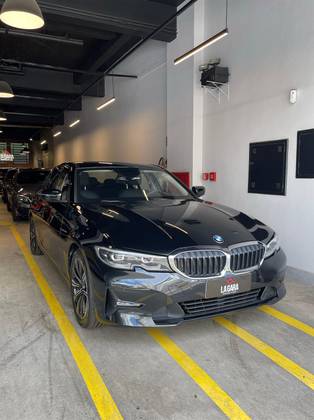 BMW 320i 2021