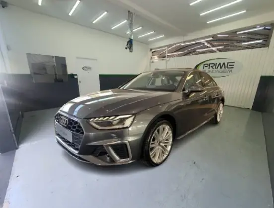AUDI A4 2024