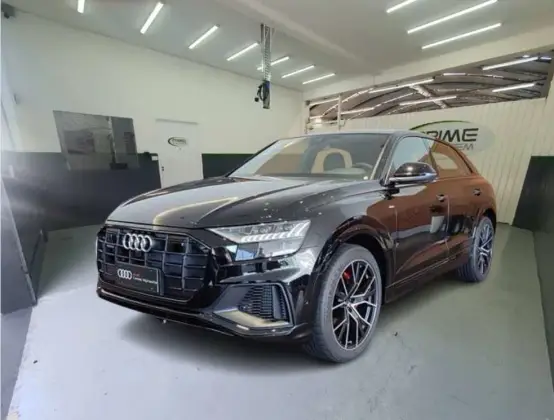AUDI Q8 2023