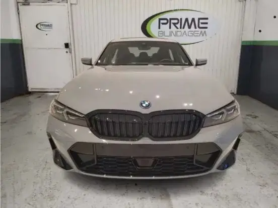 BMW 330e 2024