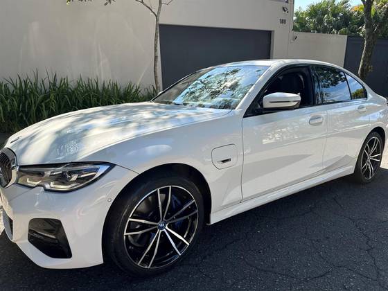 BMW 330e 2022