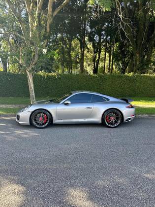 PORSCHE 911 2018