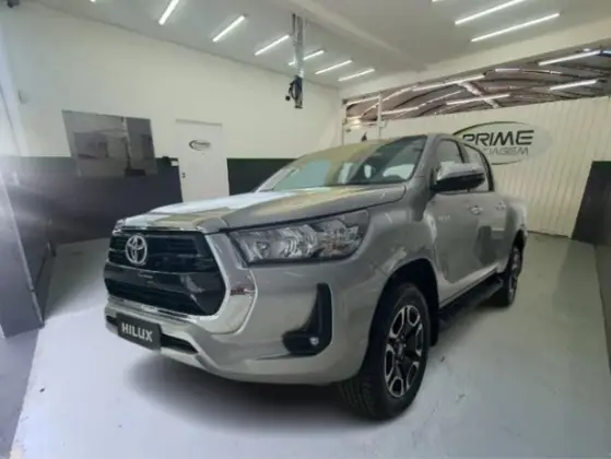 TOYOTA HILUX 2024