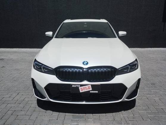 BMW 330e 2024